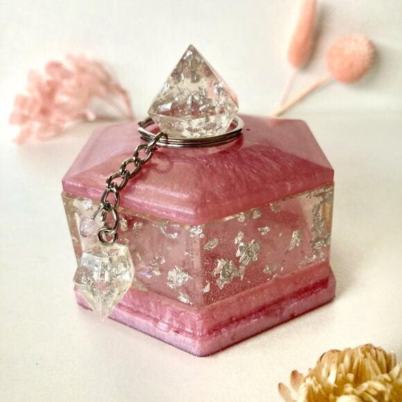 Handmade Resin Trinket box / Trinket Box with Lid - Picture 3 of 3